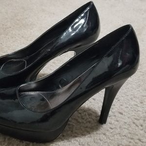 Sofia Vergara Black Pumps size 8